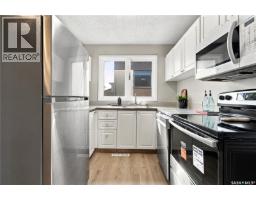 4pc Bathroom - 431 York Street, Regina, SK S4R4W7 Photo 9