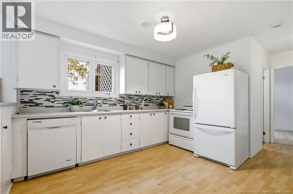 724 Irvine Street - 13