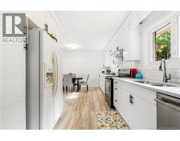 724 Irvine Street, photo 3