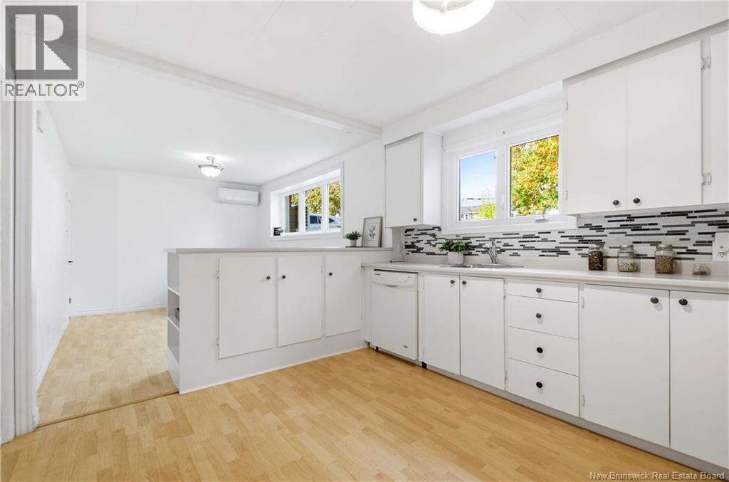724 Irvine Street - 12