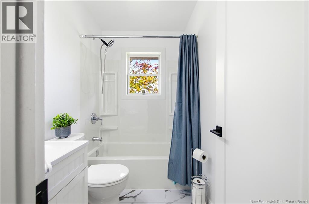 724 Irvine Street - 36