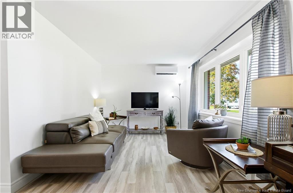 724 Irvine Street - 7
