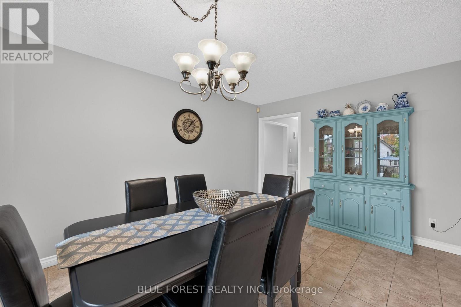 1039 COUNTRY CLUB COURT - Image 12