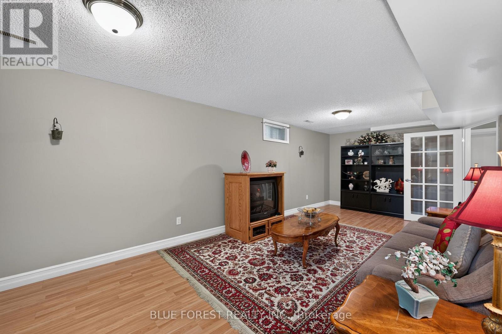 1039 COUNTRY CLUB COURT - Image 24
