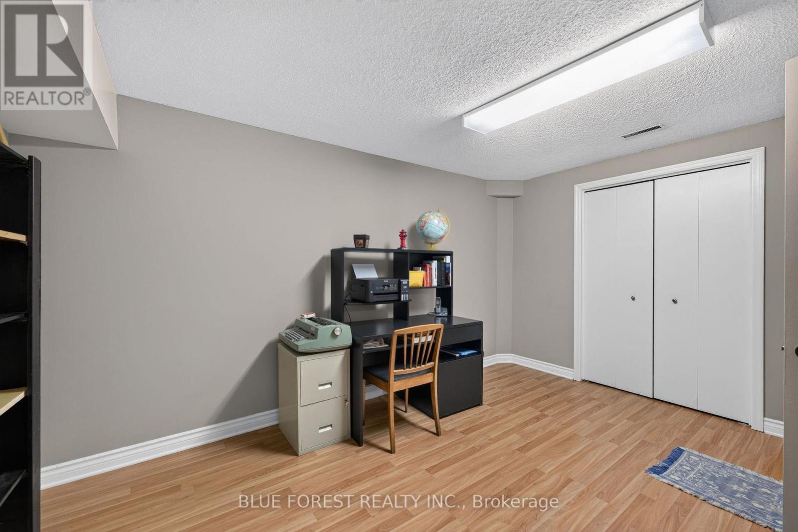 1039 COUNTRY CLUB COURT - Image 25