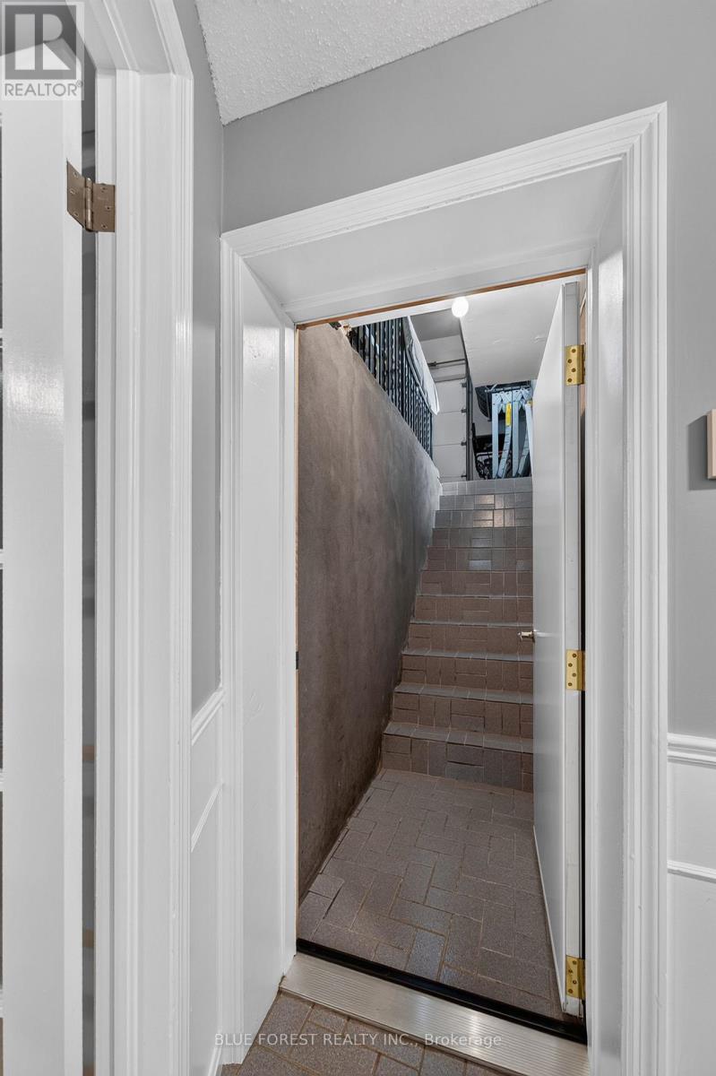 1039 COUNTRY CLUB COURT - Image 28