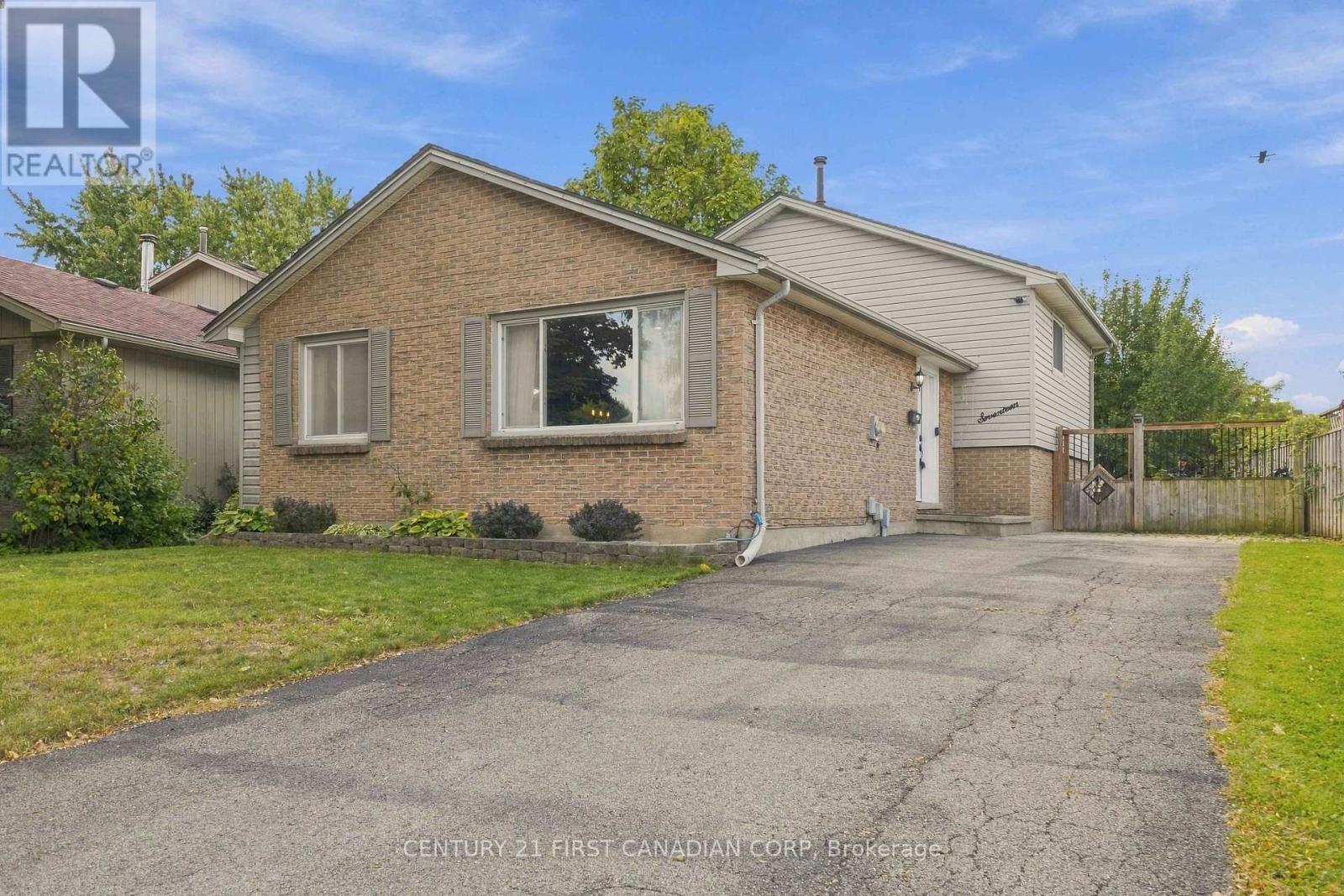 17 ARCHER CRESCENT - 1