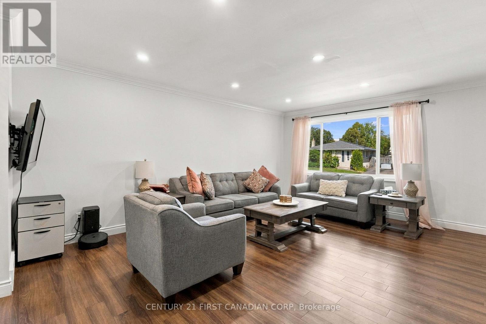 17 ARCHER CRESCENT - Image 7