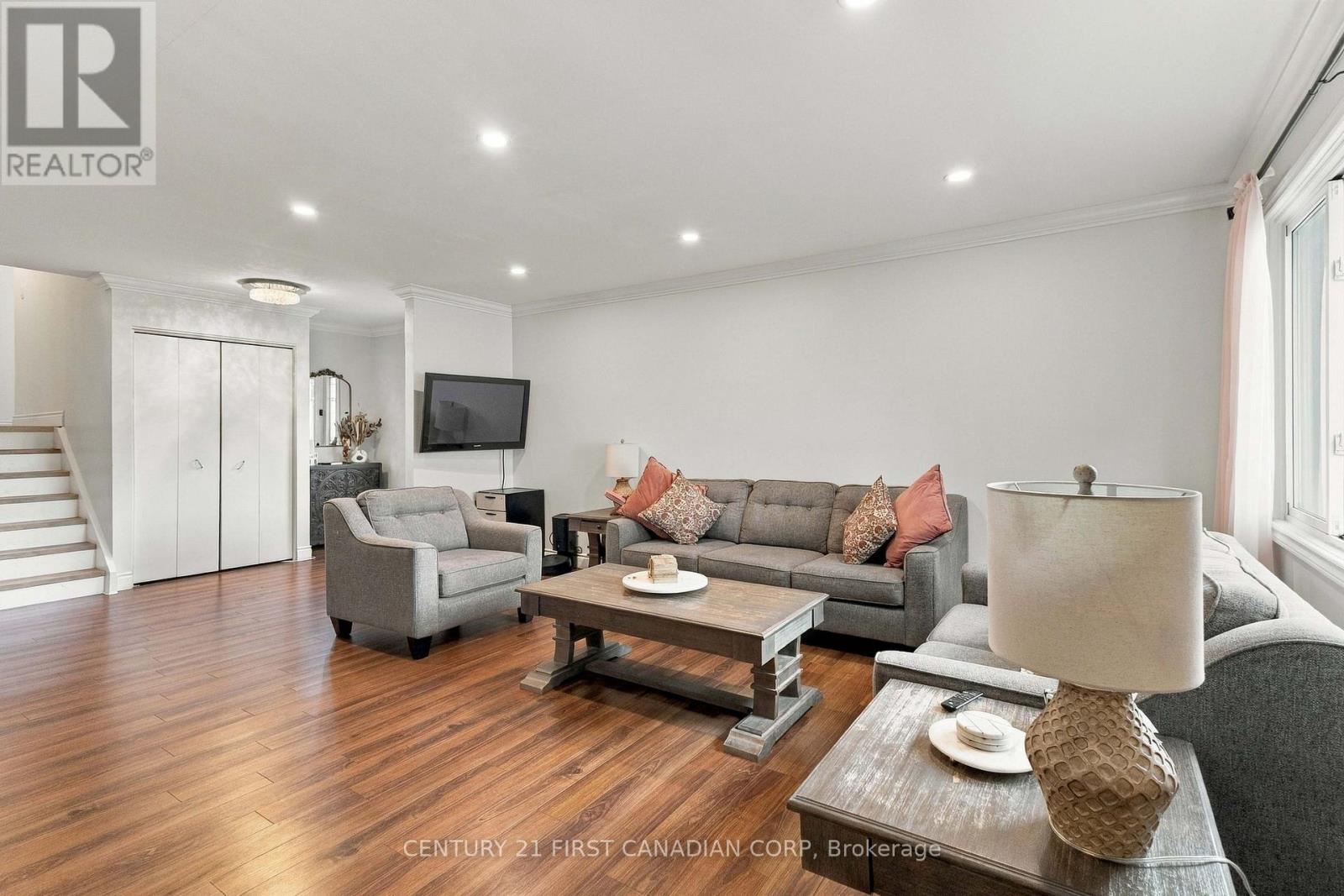 17 ARCHER CRESCENT - 9