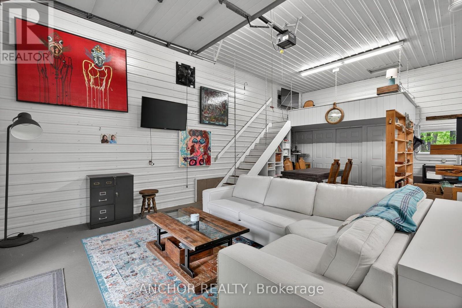 223 ONTARIO STREET S - 29