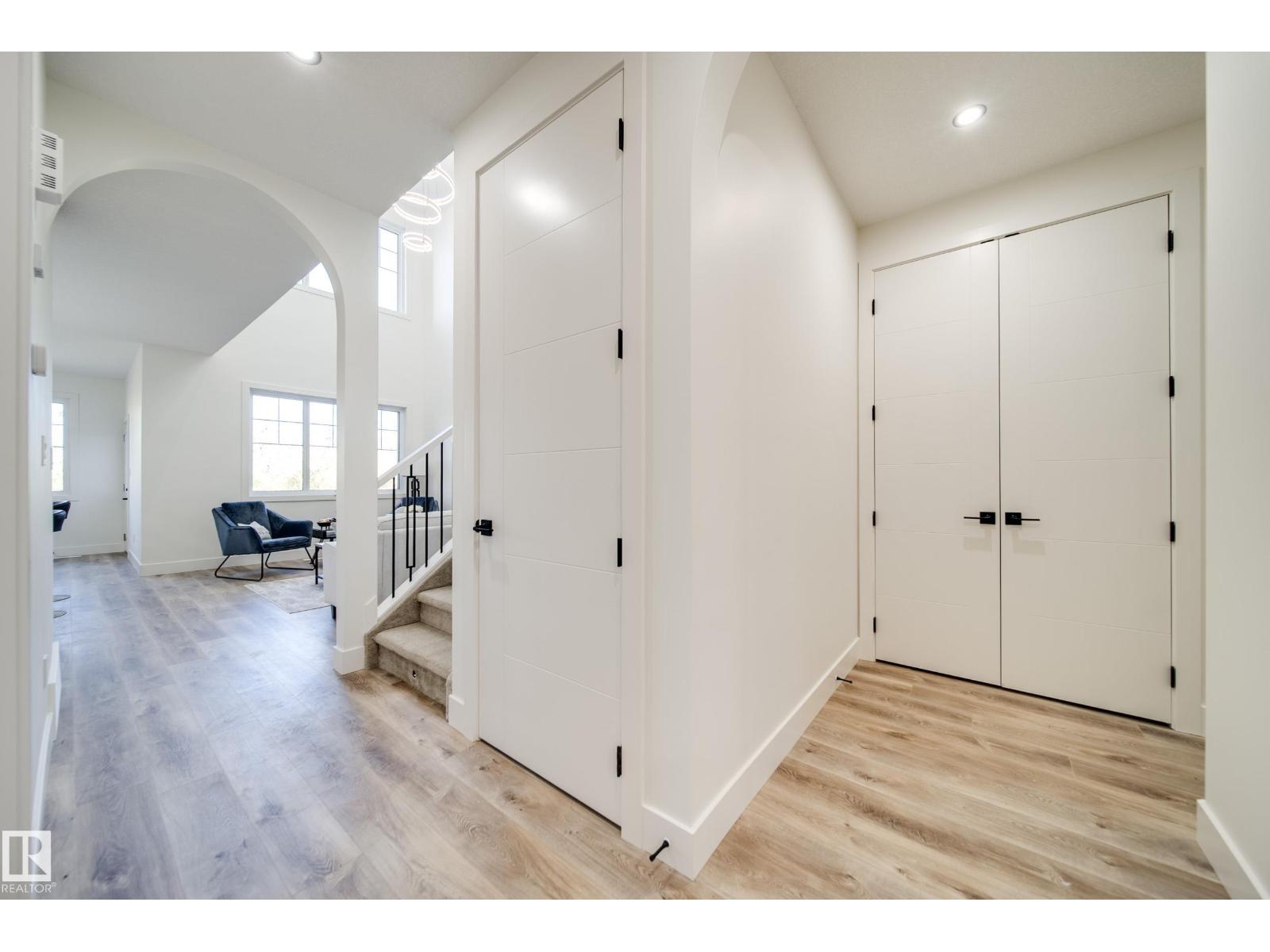 8752 183 AV NW - 3
