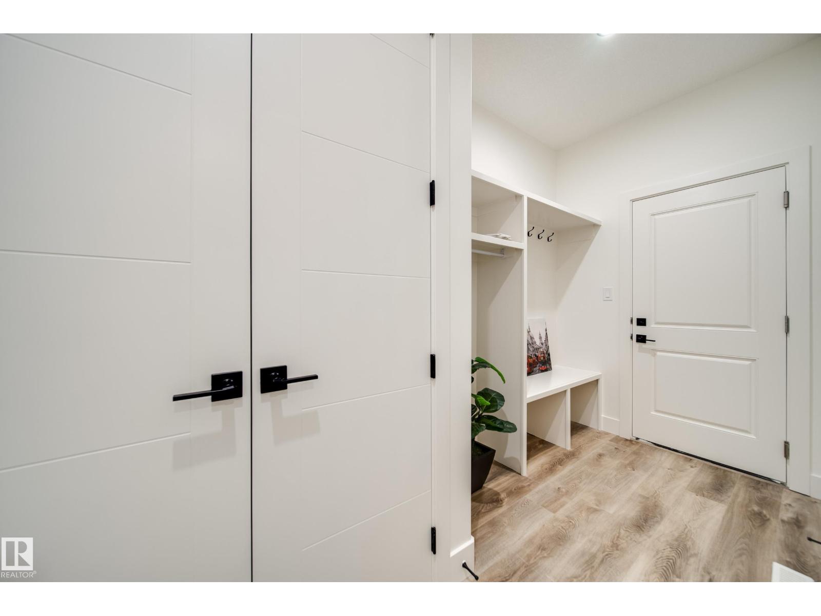 8752 183 AV NW - 5