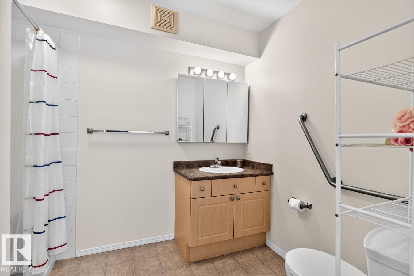 #323 8802 SOUTHFORT - Image 12