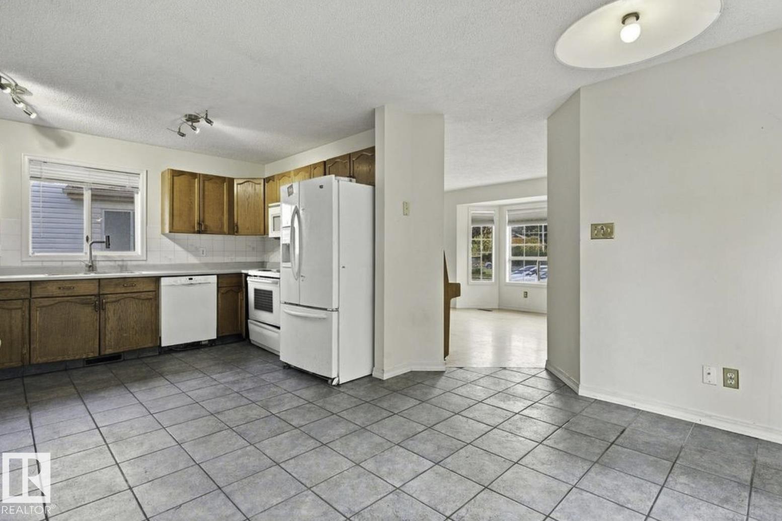 4423 36A ST NW - 12