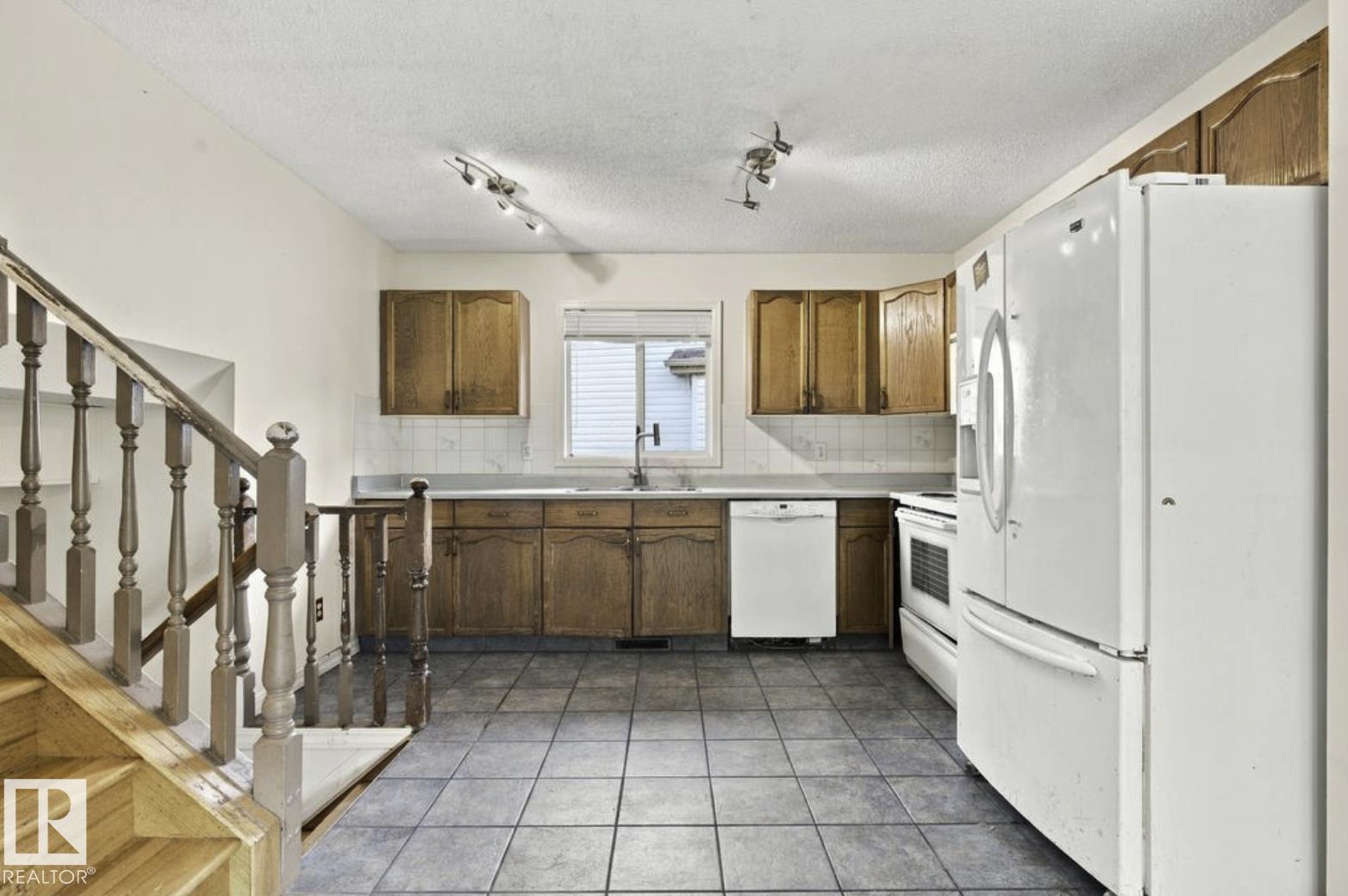 4423 36A ST NW - 15