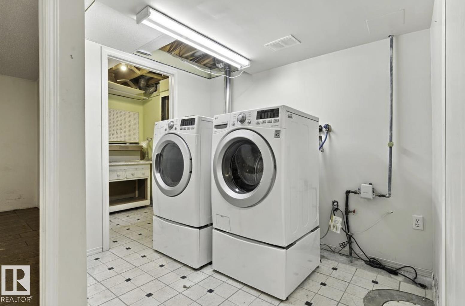 4423 36A ST NW - 33