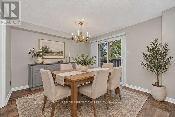 30 Viewpointe Private