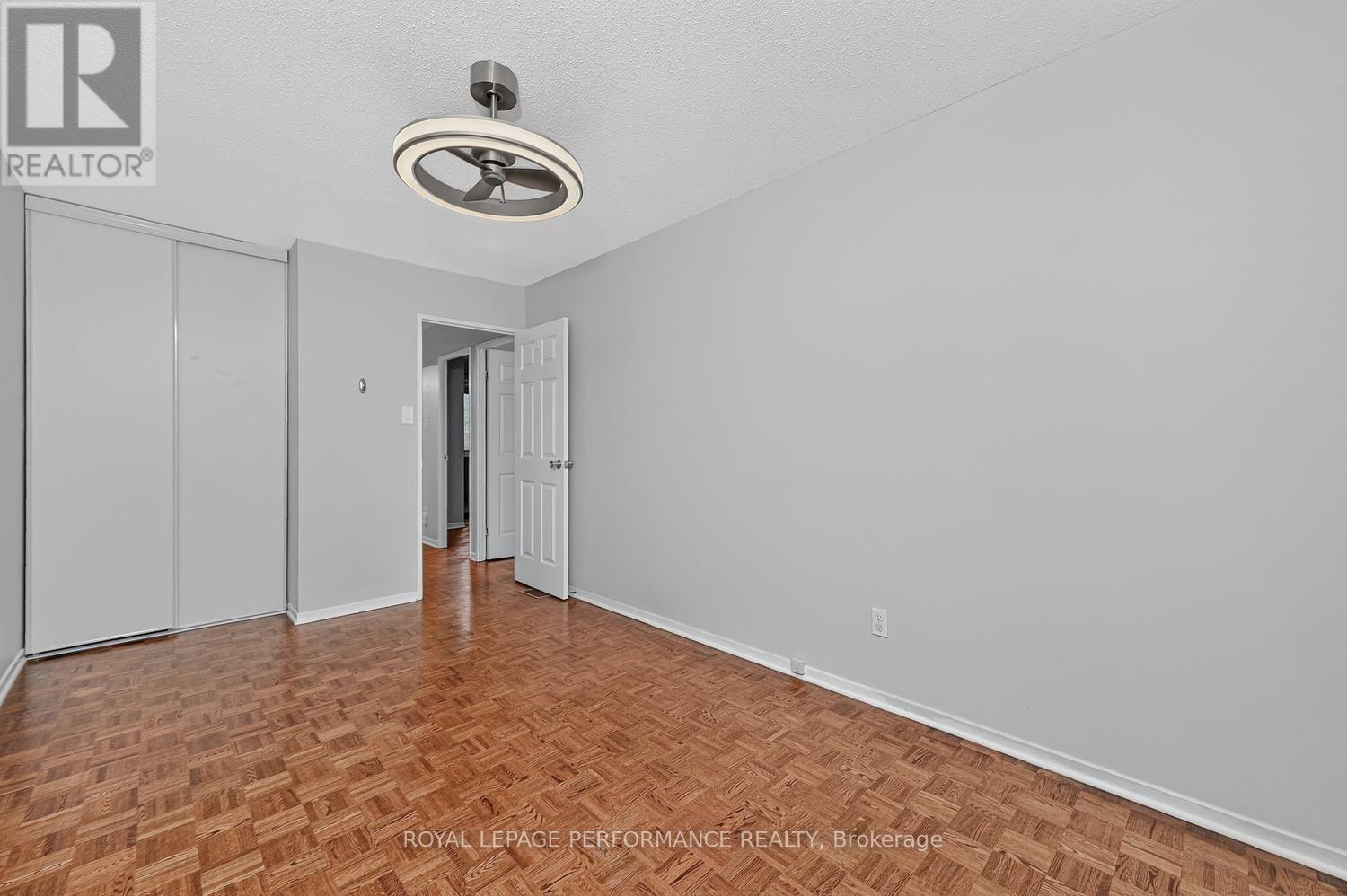 30 VIEWPOINTE PRIVATE - 23