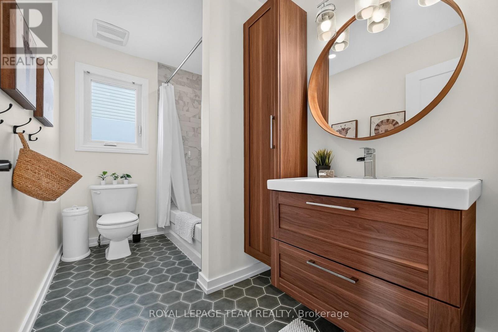 8 ORISKA WAY - Image 33