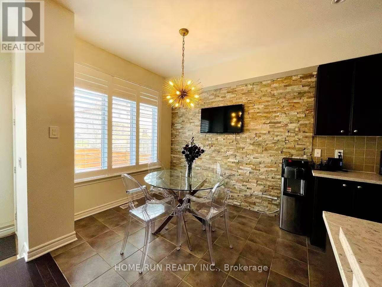 245 Badgeley Circle — photo 7