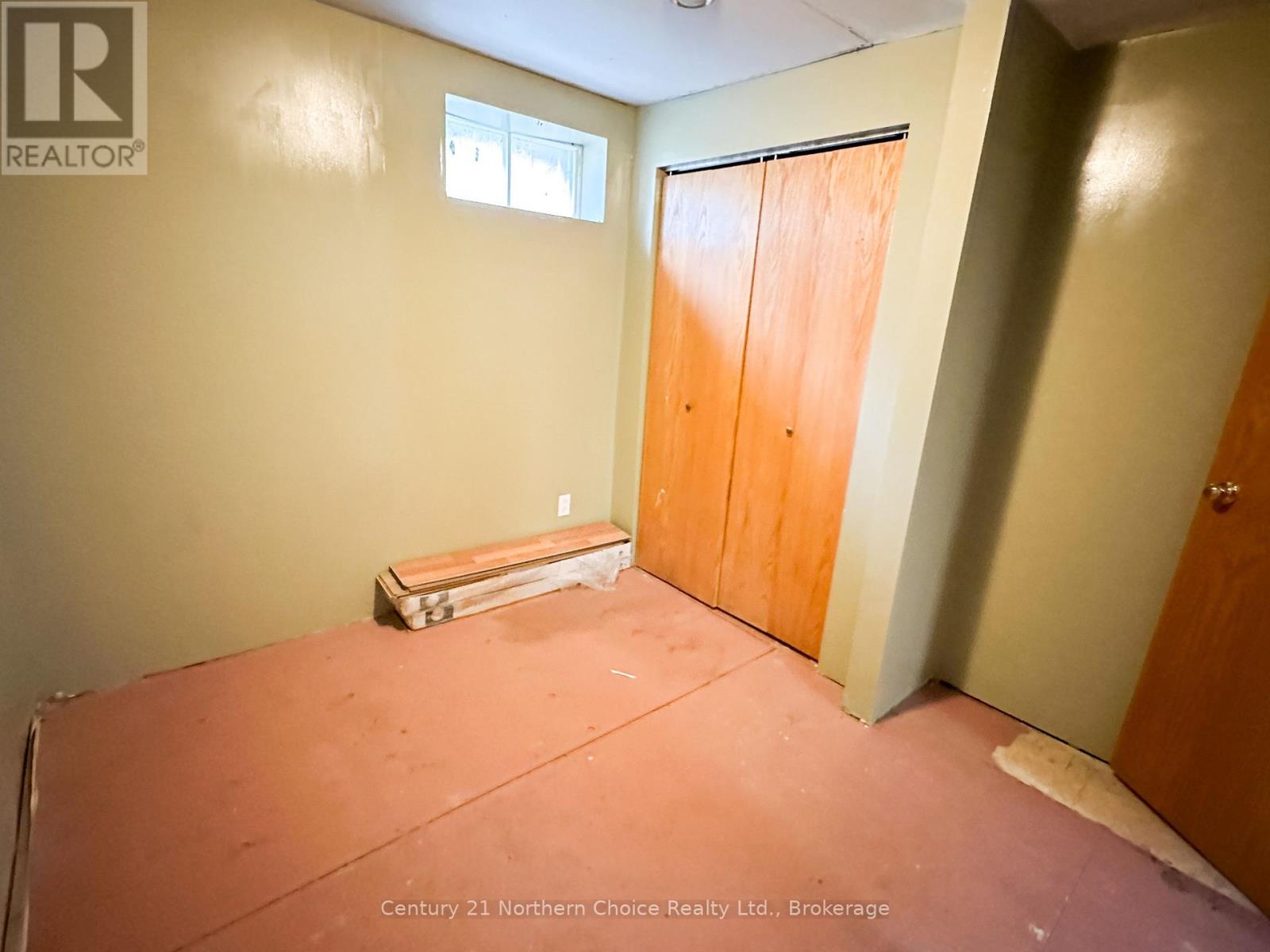 64 NYMARK DRIVE - 16