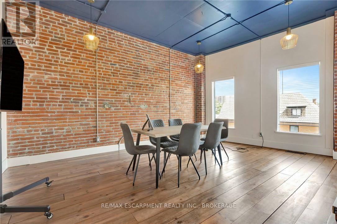 380 King Street East — photo 26