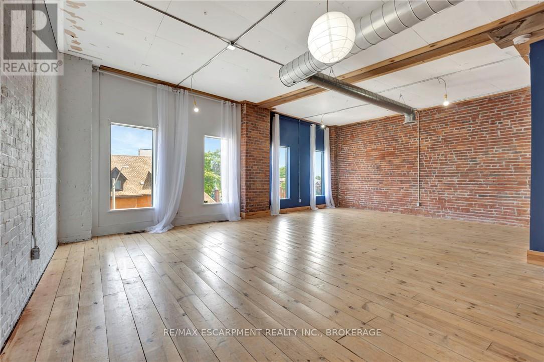 380 King Street East — photo 32