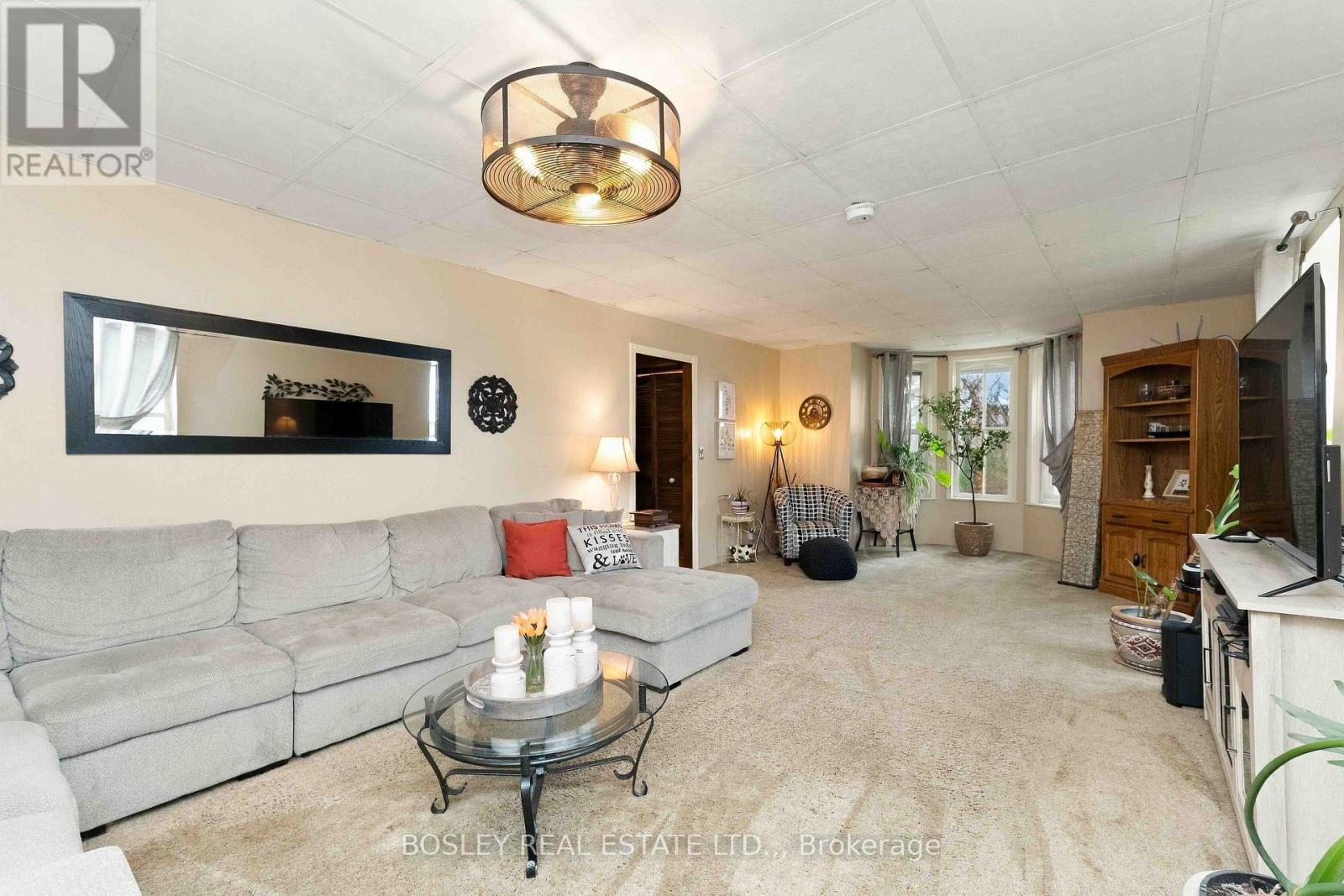 860 MOYER ROAD - 6