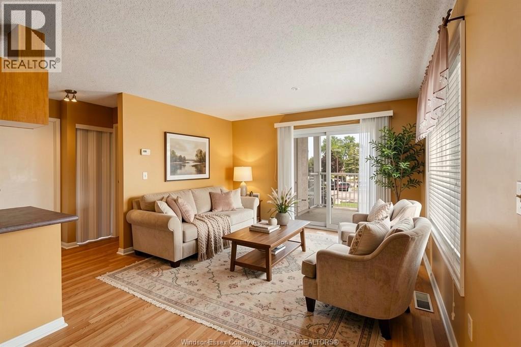 #214 40 Adams LANE - Image 14