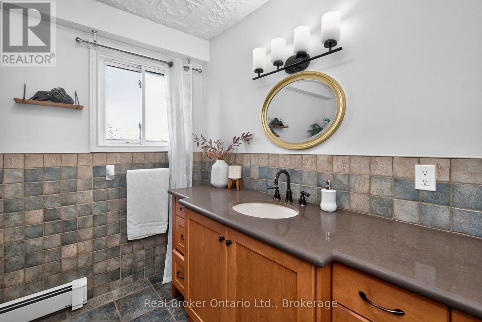 320 LAFONTAINE ROAD W - Image 15