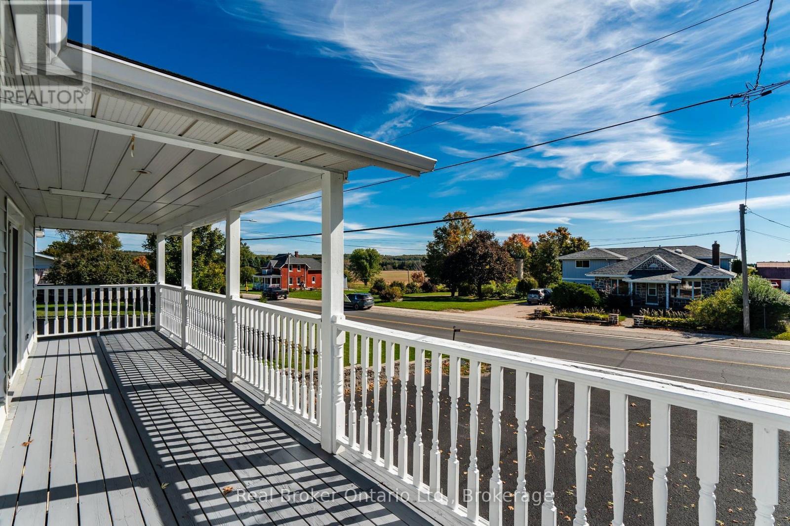 320 LAFONTAINE ROAD W - 2