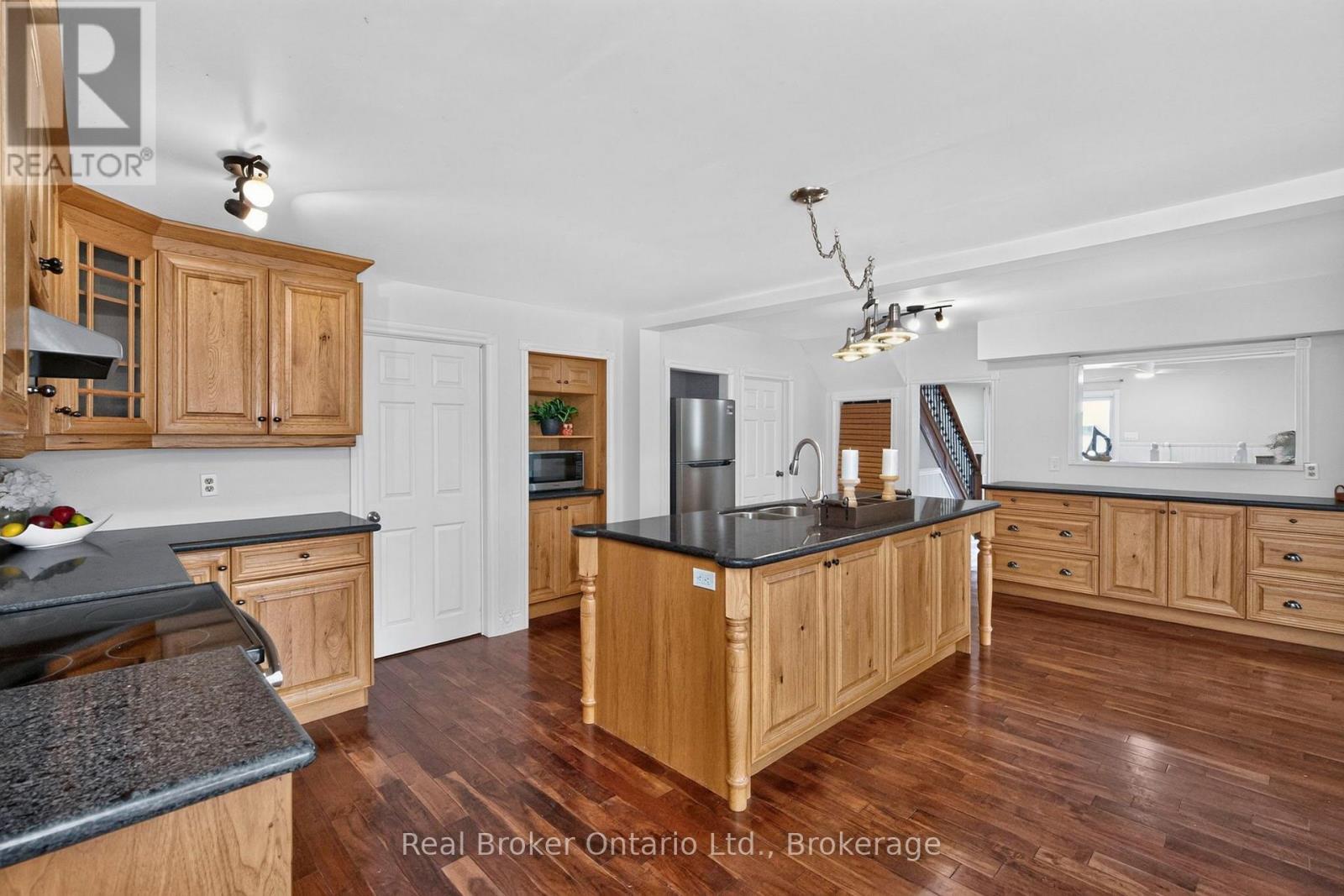 320 LAFONTAINE ROAD W - Image 8