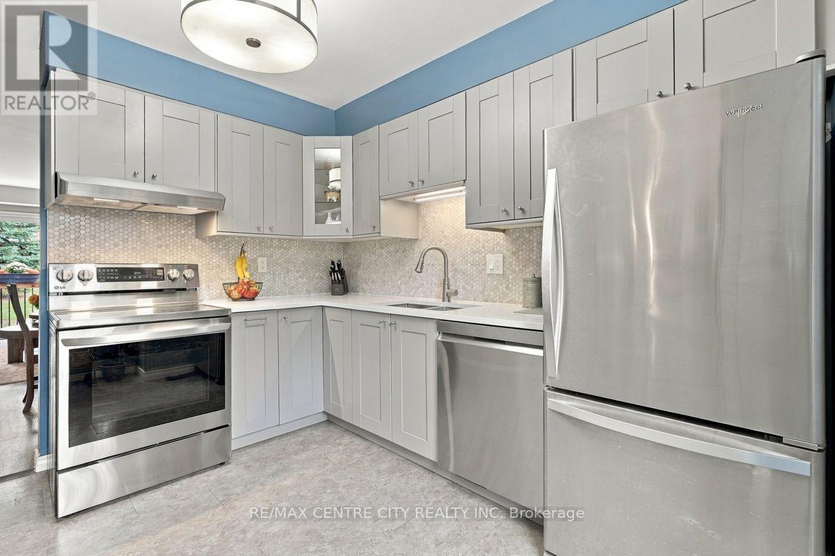 #46 110 DEVERON CRESCENT - Image 16