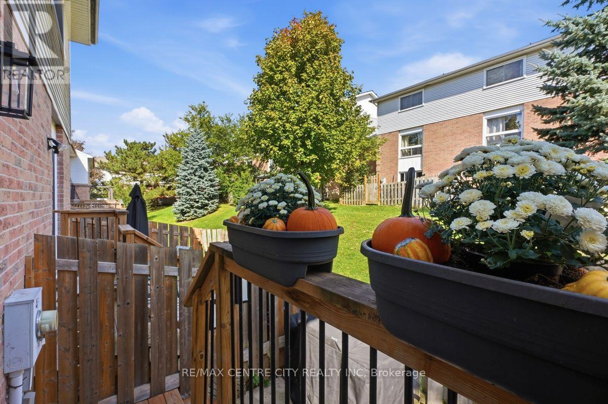 #46 110 DEVERON CRESCENT - 41
