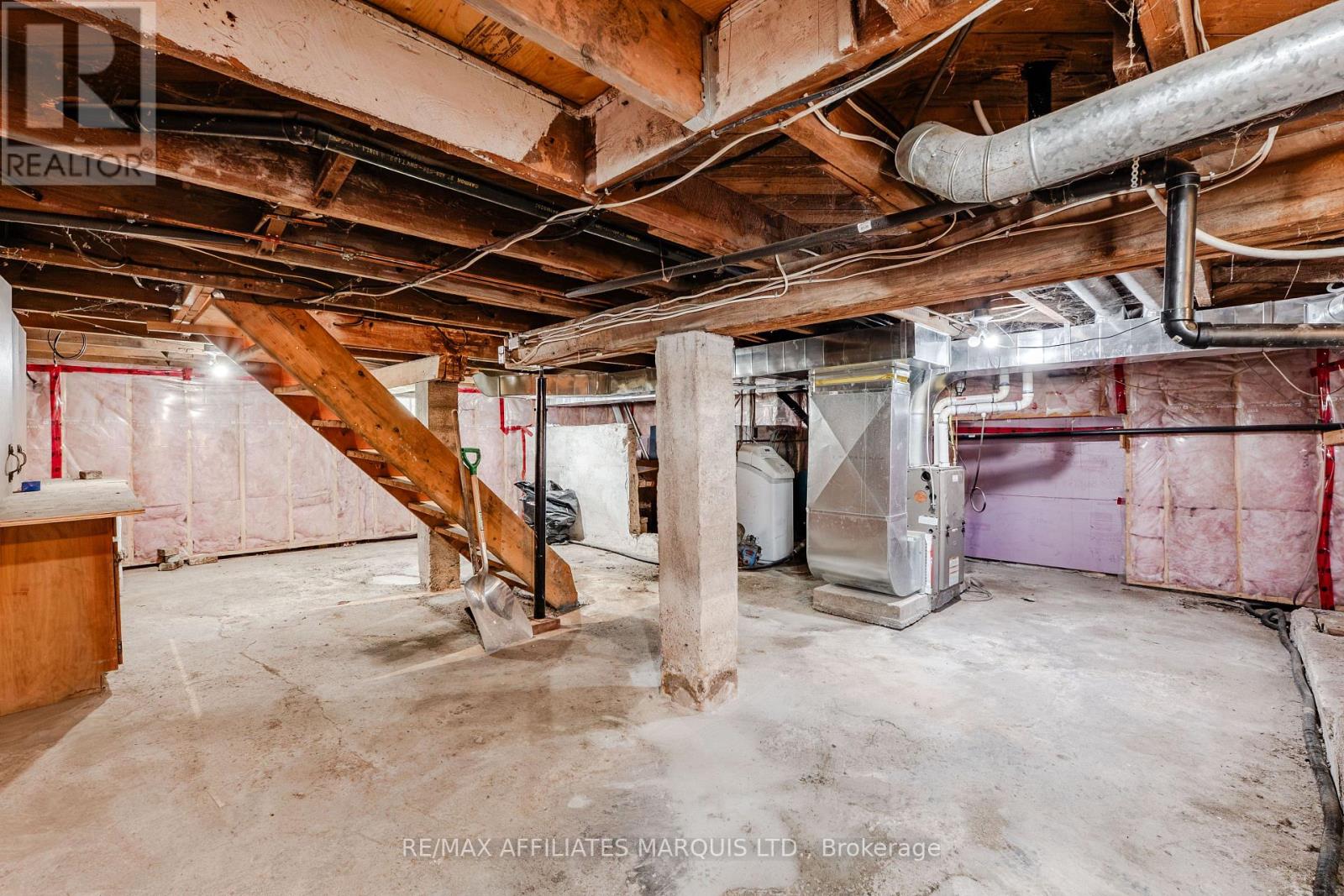 8 MECHANIC STREET W - Image 33