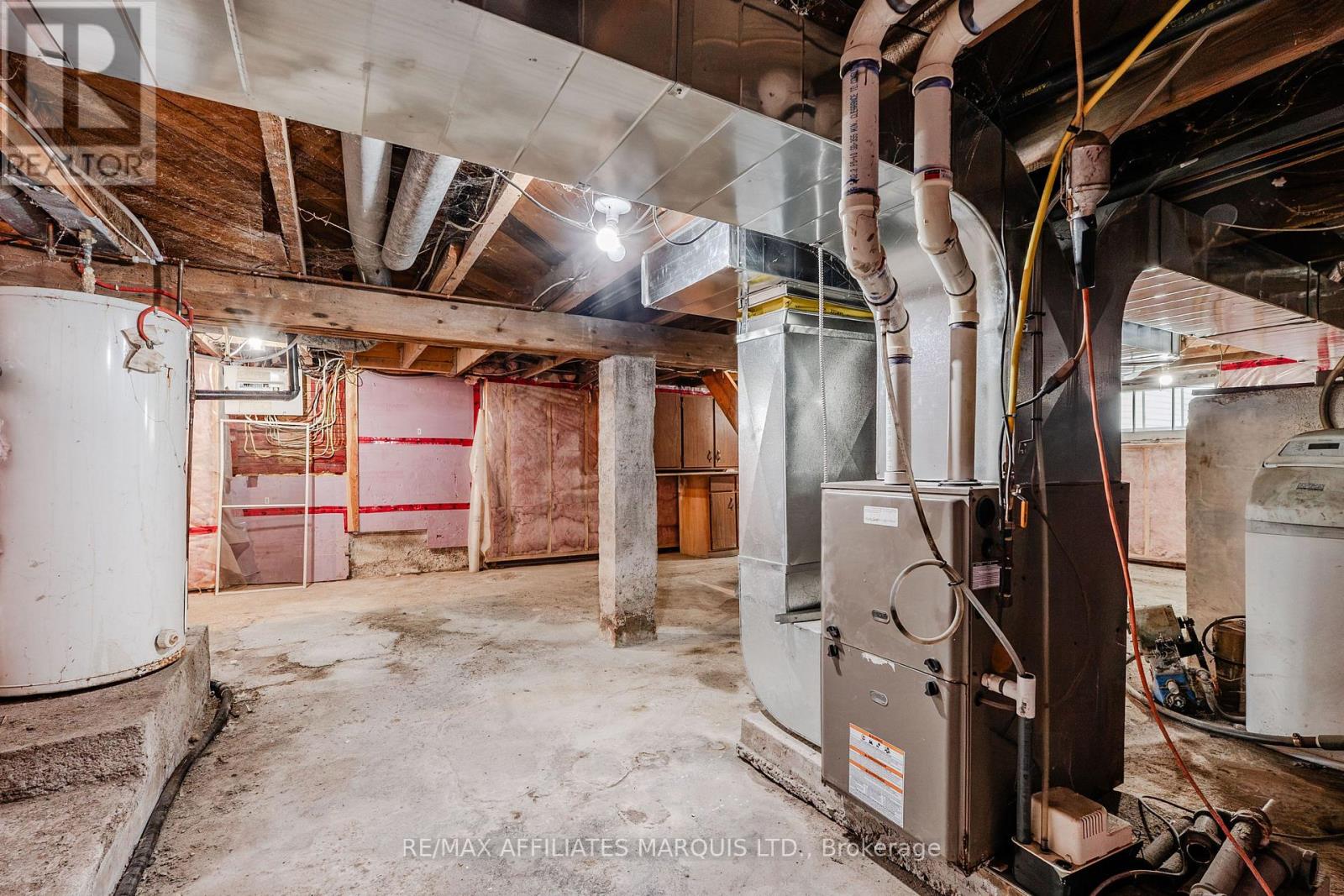 8 MECHANIC STREET W - 34