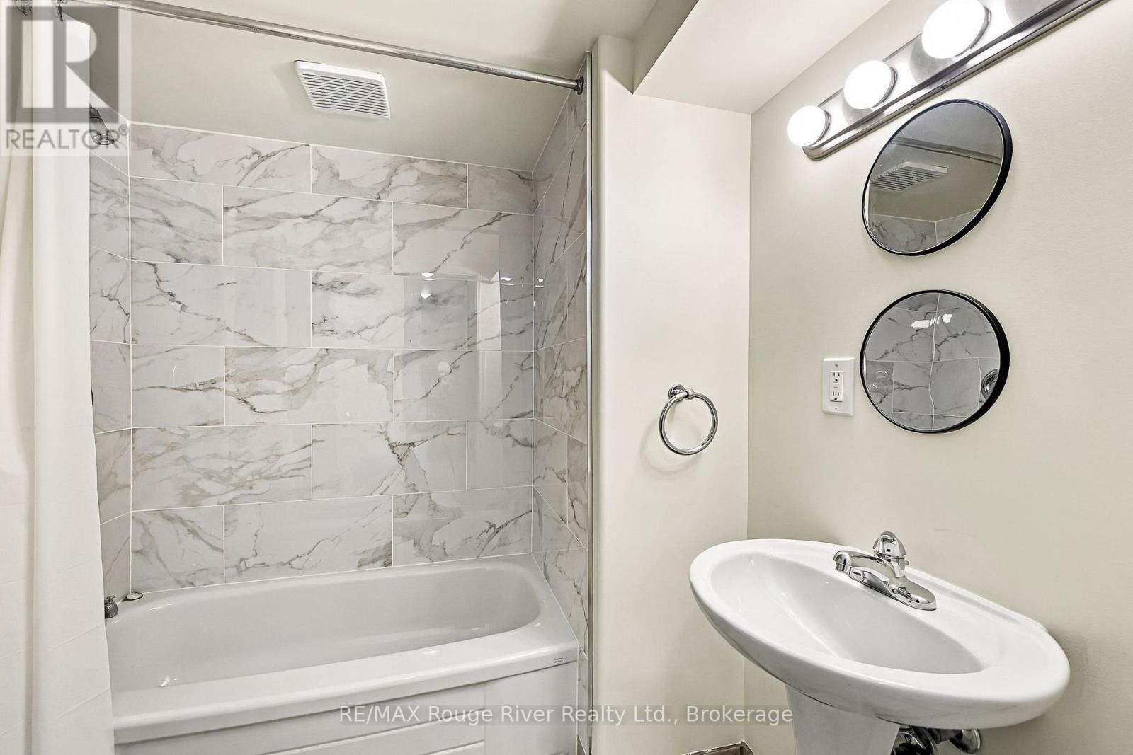 1116 GREEN STREET - 36