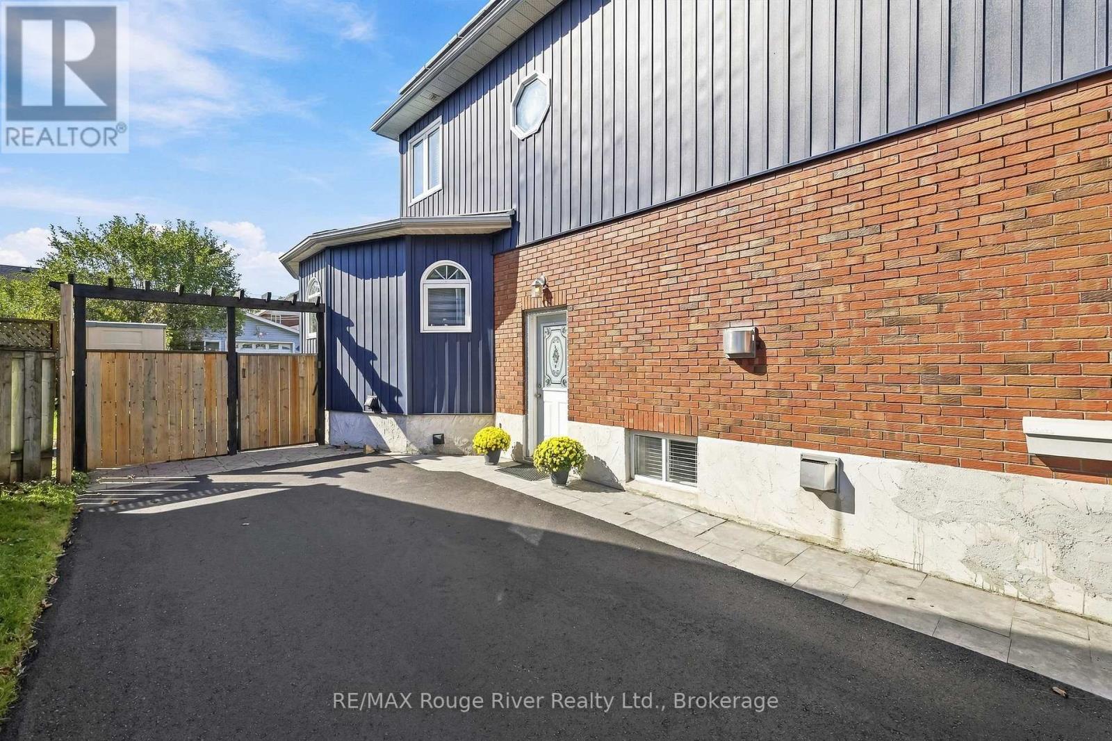 1116 GREEN STREET - 40
