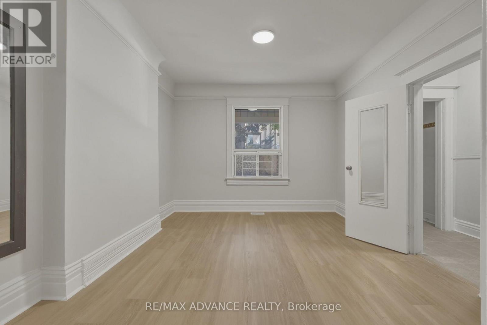 82A Augusta Avenue, Toronto, ON photo 12
