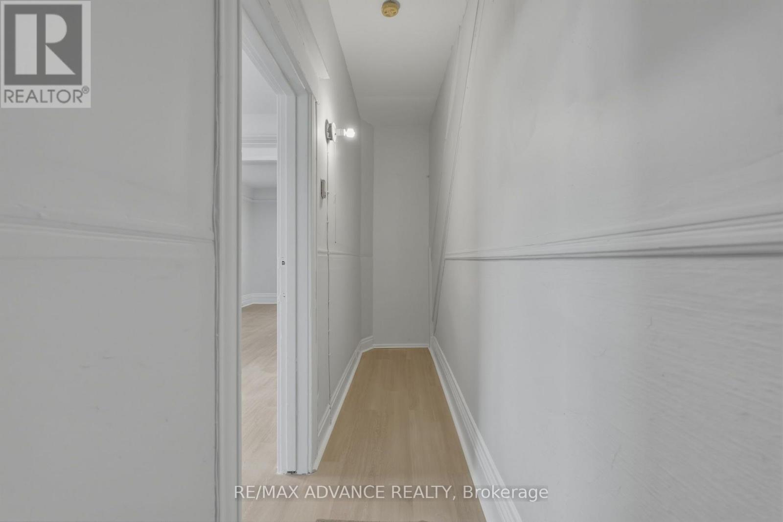 82A Augusta Avenue, Toronto, ON photo 15