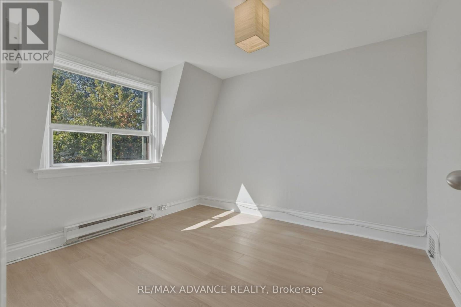 82A Augusta Avenue, Toronto, ON photo 40