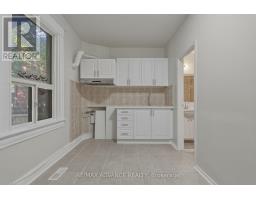 82a Augusta Avenue, Toronto, ON M5T2L1 Photo 18