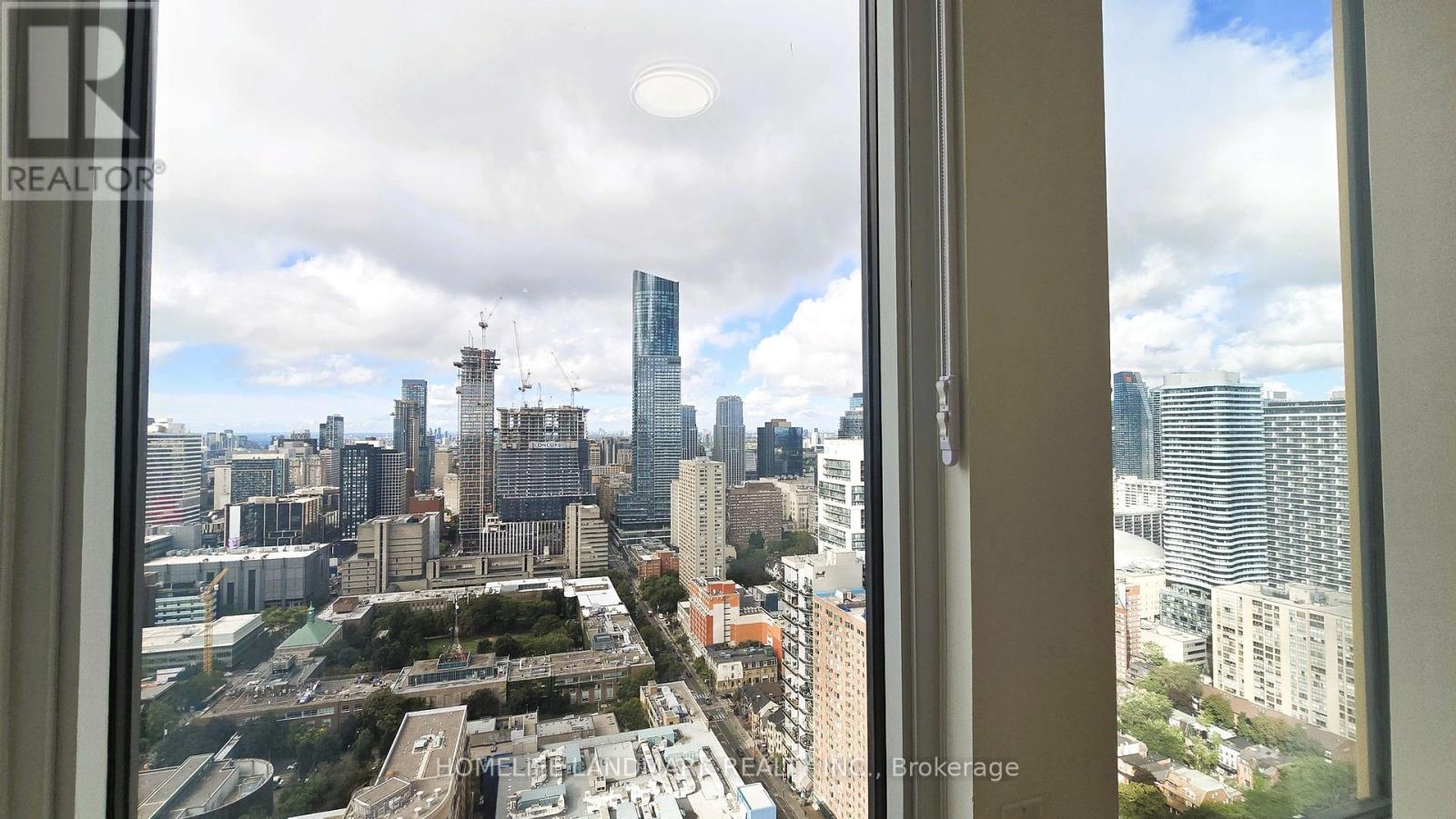 319 Jarvis Street — photo 17