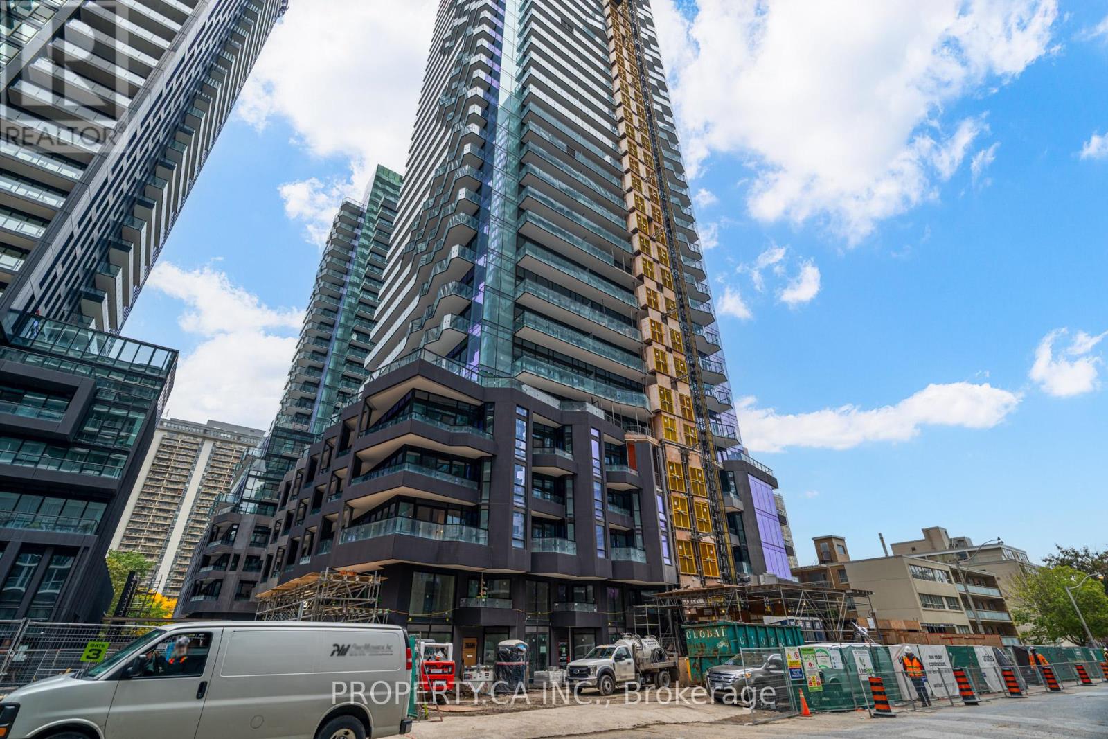 120 Broadway Avenue — photo 17
