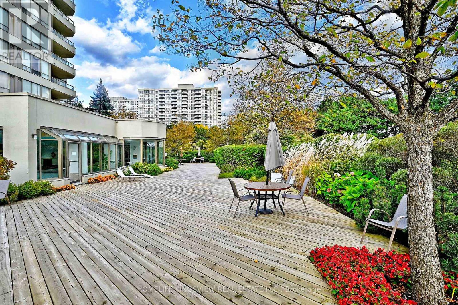 175 Bamburgh Circle — photo 44
