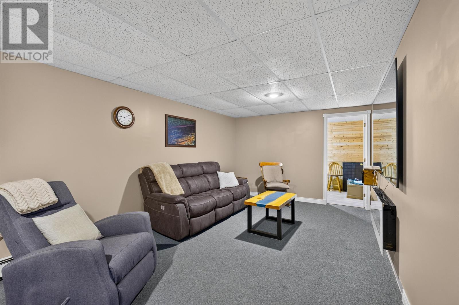 108 Kelly Drive - 33
