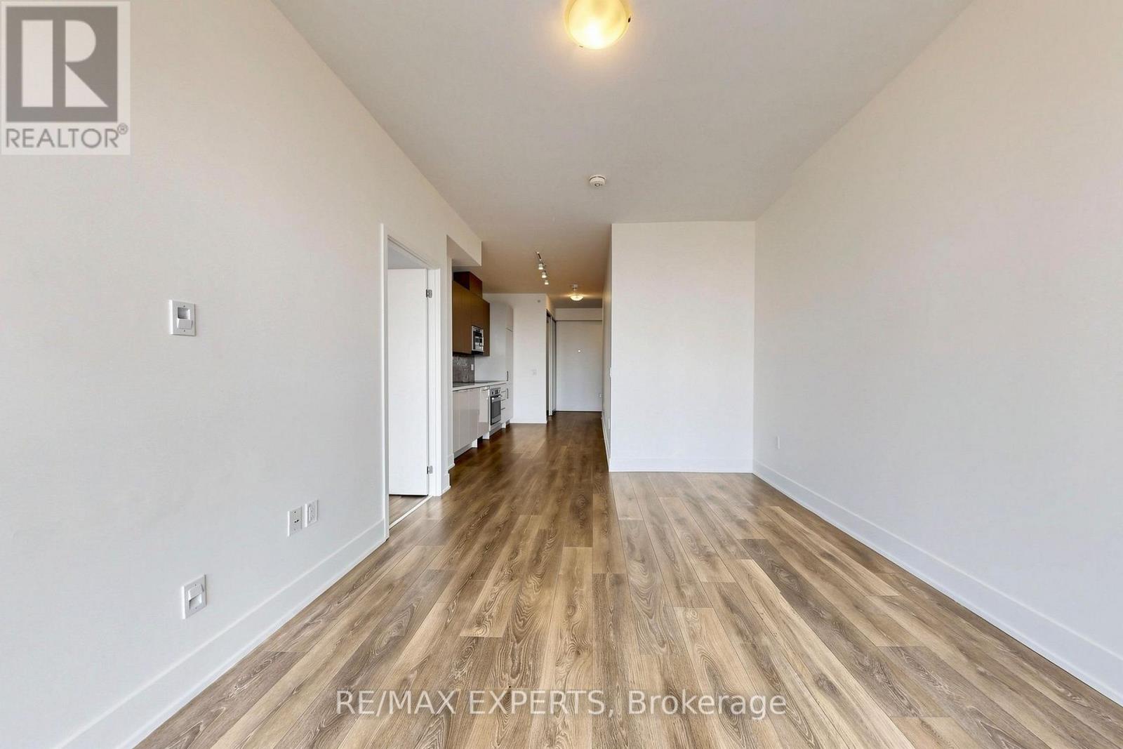 2916 Highway 7 Road — photo 10