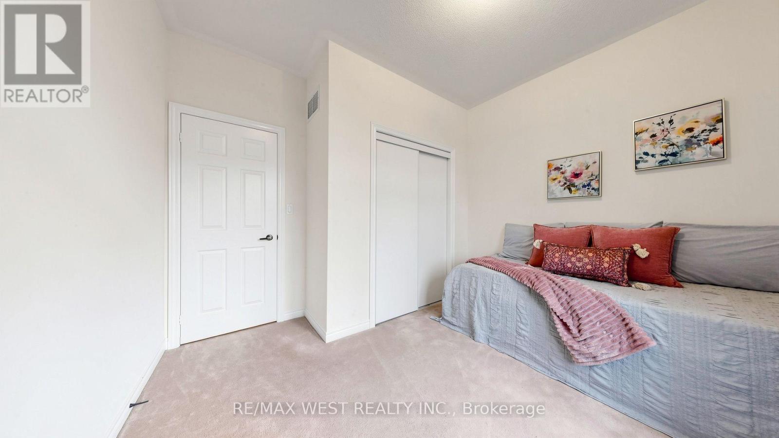 112 Lake Avenue, Richmond Hill, ON photo 33