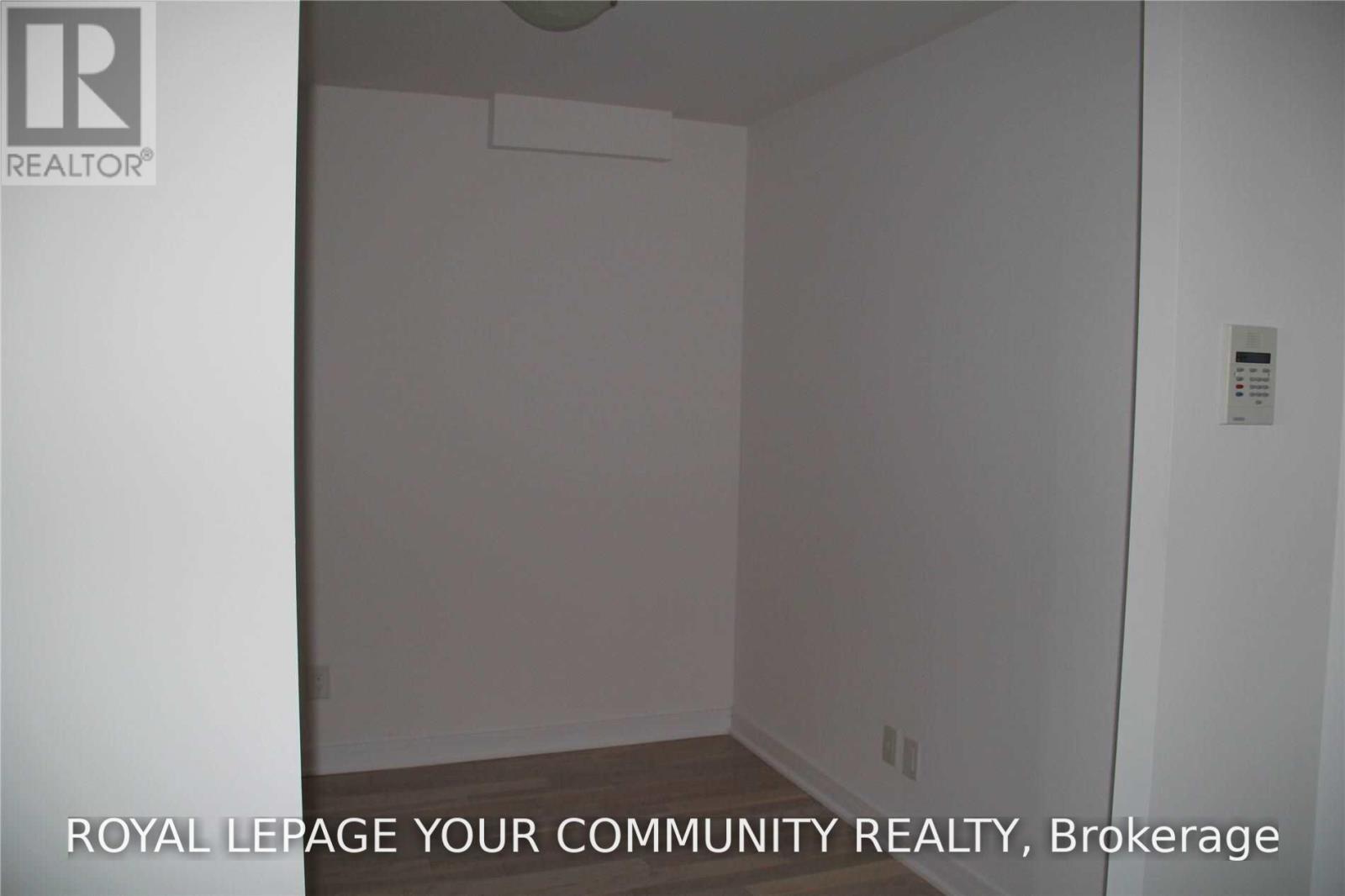 9201 Yonge Street — photo 11