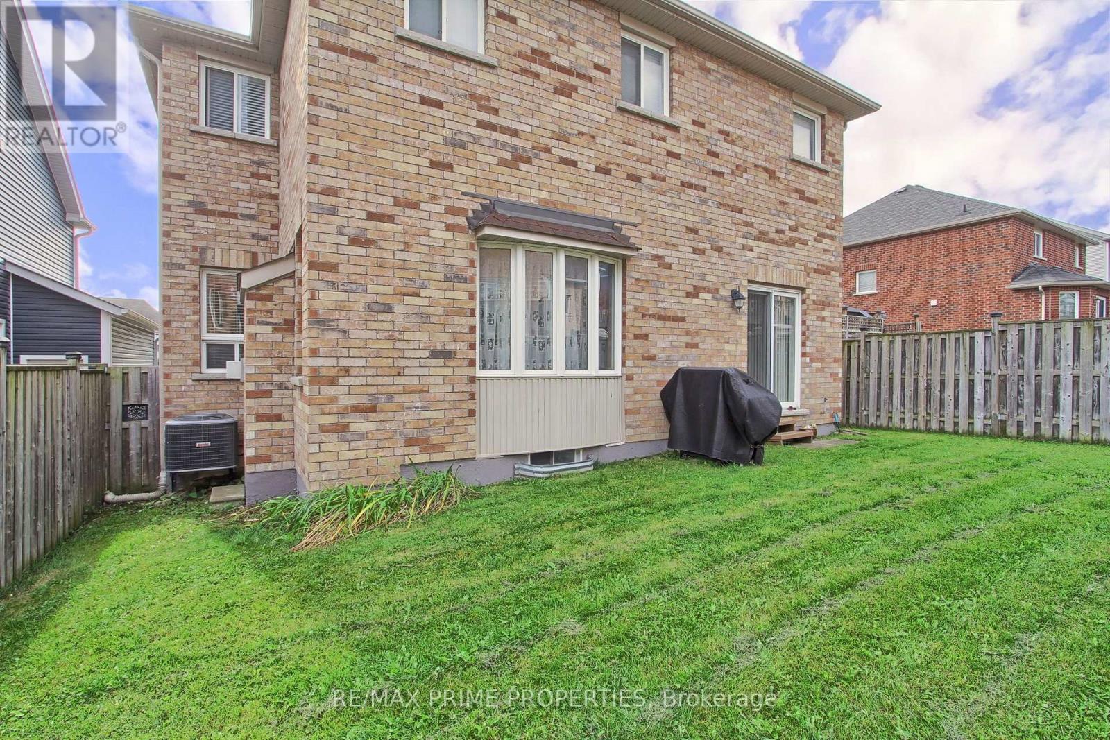 64 IAN DRIVE - 29